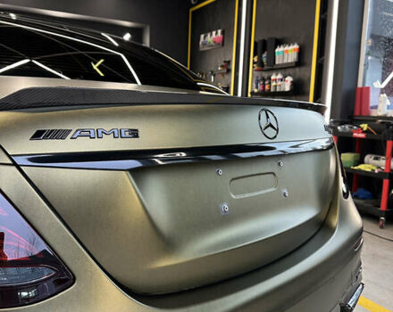Мерседес Е-Клас 2018 у Києві на Automoto.ua Зелений Мерседес Е-Клас, об'ємом двигуна 3.98 л та пробігом 43 тис. км за 85000 $, фото 30 на Automoto.ua
