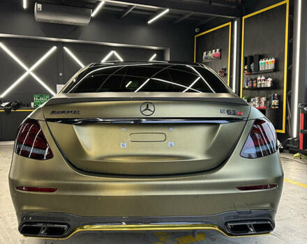 Мерседес Е-Клас 2018 у Києві на Automoto.ua Зелений Мерседес Е-Клас, об'ємом двигуна 3.98 л та пробігом 43 тис. км за 85000 $, фото 36 на Automoto.ua