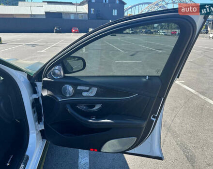 Зеленый Мерседес Е-Класс, объемом двигателя 3.98 л и пробегом 52 тыс. км за 81500 $, фото 19 на Automoto.ua