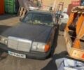Зелений Мерседес Е-Клас, об'ємом двигуна 3 л та пробігом 425 тис. км за 700 $, фото 1 на Automoto.ua