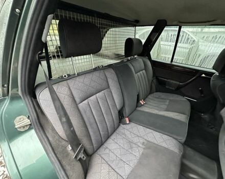 Зеленый Мерседес Е-Класс, объемом двигателя 3 л и пробегом 280 тыс. км за 3999 $, фото 6 на Automoto.ua