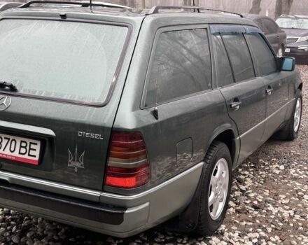 Зеленый Мерседес Е-Класс, объемом двигателя 3 л и пробегом 280 тыс. км за 3999 $, фото 4 на Automoto.ua