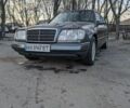 Зеленый Мерседес Е-Класс, объемом двигателя 2 л и пробегом 304 тыс. км за 3100 $, фото 1 на Automoto.ua