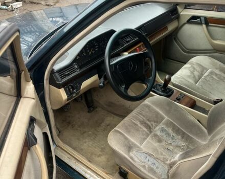 Зеленый Мерседес Е-Класс, объемом двигателя 3 л и пробегом 400 тыс. км за 2700 $, фото 7 на Automoto.ua