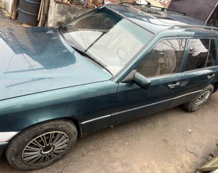 Зеленый Мерседес Е-Класс, объемом двигателя 3 л и пробегом 400 тыс. км за 2700 $, фото 2 на Automoto.ua