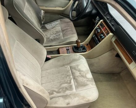 Зеленый Мерседес Е-Класс, объемом двигателя 3 л и пробегом 400 тыс. км за 2700 $, фото 6 на Automoto.ua