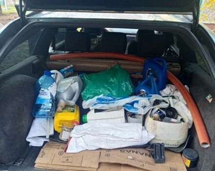 Зеленый Мерседес Е-Класс, объемом двигателя 2 л и пробегом 300 тыс. км за 1654 $, фото 8 на Automoto.ua