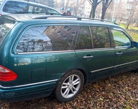 Зеленый Мерседес Е-Класс, объемом двигателя 2 л и пробегом 300 тыс. км за 1654 $, фото 2 на Automoto.ua