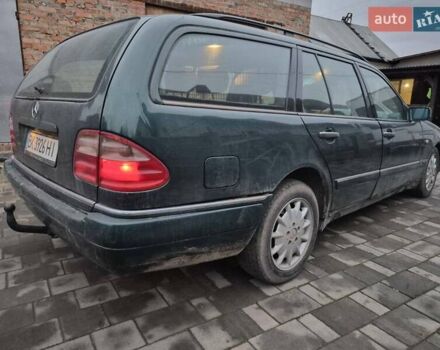 Зелений Мерседес Е-Клас, об'ємом двигуна 2.87 л та пробігом 390 тис. км за 3800 $, фото 18 на Automoto.ua