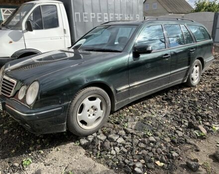 Зеленый Мерседес Е-Класс, объемом двигателя 3.2 л и пробегом 344 тыс. км за 4999 $, фото 1 на Automoto.ua