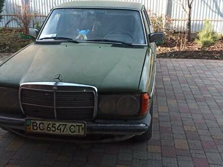 Мерседес Е-Клас 1980 у Стрые на Automoto.ua Зелений Мерседес Е-Клас, об'ємом двигуна 2.4 л та пробігом 450 тис. км за 963 $, фото 1 на Automoto.ua
