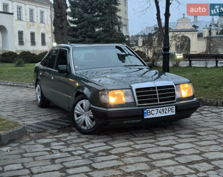 Зелений Мерседес Е-Клас, об'ємом двигуна 2.6 л та пробігом 350 тис. км за 2249 $, фото 1 на Automoto.ua