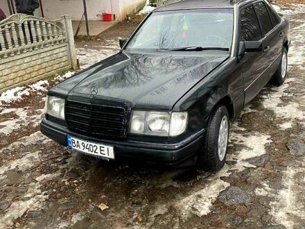 Мерседес Е-Класс 1992 в Ильинцах на Automoto.ua Зеленый Мерседес Е-Класс, объемом двигателя 2 л и пробегом 333 тыс. км за 2200 $, фото 1 на Automoto.ua