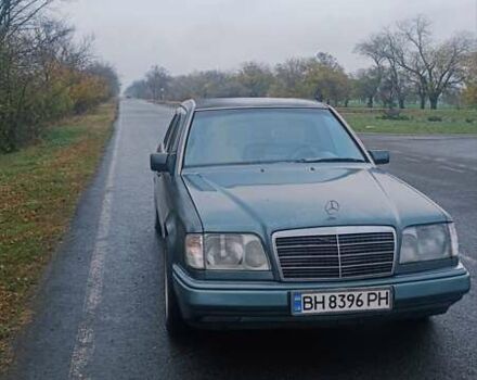 Зеленый Мерседес Е-Класс, объемом двигателя 2.2 л и пробегом 549 тыс. км за 3200 $, фото 1 на Automoto.ua