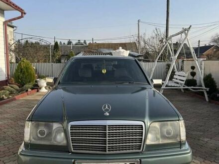 Зеленый Мерседес Е-Класс, объемом двигателя 0 л и пробегом 635 тыс. км за 3000 $, фото 1 на Automoto.ua