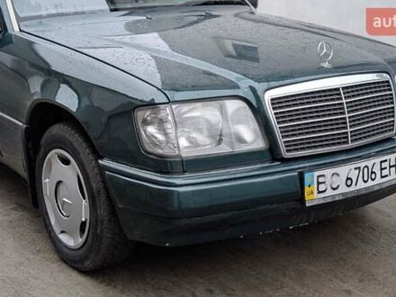 Зеленый Мерседес Е-Класс, объемом двигателя 2 л и пробегом 460 тыс. км за 3450 $, фото 1 на Automoto.ua