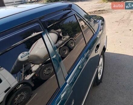 Зелений Мерседес Е-Клас, об'ємом двигуна 2 л та пробігом 366 тис. км за 3600 $, фото 1 на Automoto.ua