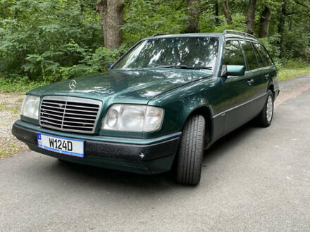 Мерседес Е-Класс 1995 в Попольне на Automoto.ua Зеленый Мерседес Е-Класс, объемом двигателя 3 л и пробегом 475 тыс. км за 6500 $, фото 1 на Automoto.ua