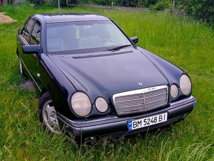 Мерседес Е-Клас 1995 у Путивле на Automoto.ua Зелений Мерседес Е-Клас, об'ємом двигуна 3.2 л та пробігом 114 тис. км за 2500 $, фото 1 на Automoto.ua