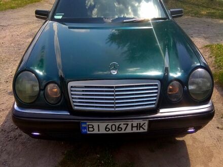 Мерседес Е-Класс 1996 в Кобеляках на Automoto.ua Зеленый Мерседес Е-Класс, объемом двигателя 2 л и пробегом 420 тыс. км за 2999 $, фото 1 на Automoto.ua