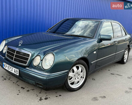 Зеленый Мерседес Е-Класс, объемом двигателя 4.2 л и пробегом 280 тыс. км за 3200 $, фото 1 на Automoto.ua