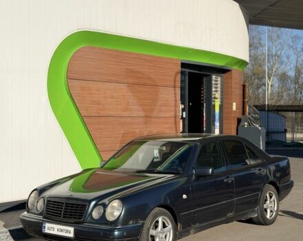 Зеленый Мерседес Е-Класс, объемом двигателя 3.2 л и пробегом 100 тыс. км за 1899 $, фото 1 на Automoto.ua