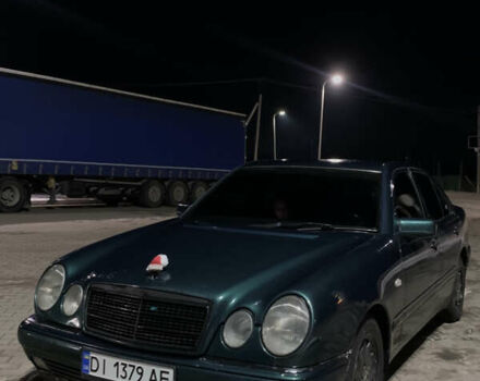 Зеленый Мерседес Е-Класс, объемом двигателя 2.3 л и пробегом 552 тыс. км за 2350 $, фото 1 на Automoto.ua