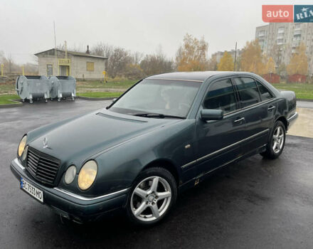Мерседес Е-Класс 1997 в Шостке на Automoto.ua Зеленый Мерседес Е-Класс, объемом двигателя 3.2 л и пробегом 333 тыс. км за 2450 $, фото 1 на Automoto.ua