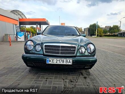 Мерседес Е-Клас 1998 у Кам'янське (Дніпродзержинськ) на Automoto.ua Зелений Мерседес Е-Клас, об'ємом двигуна 2.8 л та пробігом 278 тис. км за 2999 $, фото 1 на Automoto.ua