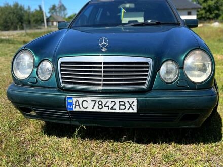 Мерседес Е-Класс 1998 в Владимир-Волынский на Automoto.ua Зеленый Мерседес Е-Класс, объемом двигателя 2.9 л и пробегом 0 тыс. км за 3800 $, фото 1 на Automoto.ua