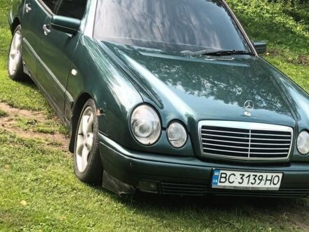 Зелений Мерседес Е-Клас, об'ємом двигуна 2.2 л та пробігом 400 тис. км за 1500 $, фото 1 на Automoto.ua