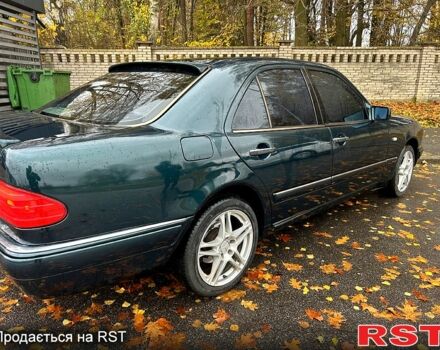 Зеленый Мерседес Е-Класс, объемом двигателя 2 л и пробегом 400 тыс. км за 3800 $, фото 1 на Automoto.ua