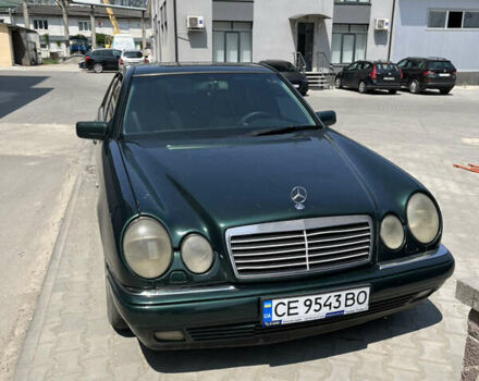 Зелений Мерседес Е-Клас, об'ємом двигуна 2 л та пробігом 310 тис. км за 2700 $, фото 1 на Automoto.ua