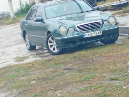 Зелений Мерседес Е-Клас, об'ємом двигуна 2.15 л та пробігом 481 тис. км за 4000 $, фото 1 на Automoto.ua
