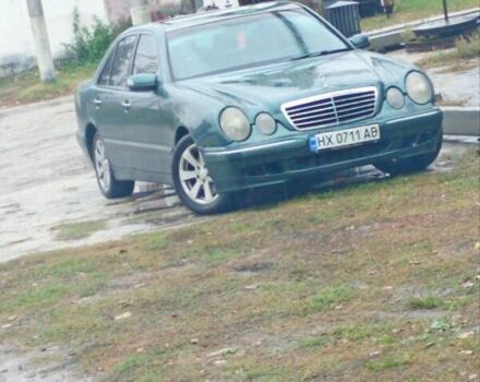 Зеленый Мерседес Е-Класс, объемом двигателя 2.15 л и пробегом 481 тыс. км за 4000 $, фото 1 на Automoto.ua