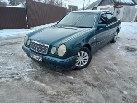 Зеленый Мерседес Е-Класс, объемом двигателя 0 л и пробегом 1 тыс. км за 1450 $, фото 1 на Automoto.ua