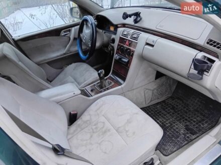 Зелений Мерседес Е-Клас, об'ємом двигуна 2.15 л та пробігом 270 тис. км за 3000 $, фото 1 на Automoto.ua