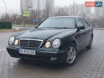 Зеленый Мерседес Е-Класс, объемом двигателя 2 л и пробегом 331 тыс. км за 4450 $, фото 1 на Automoto.ua
