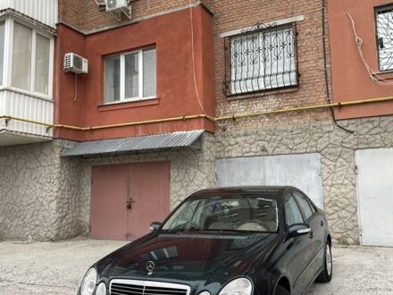 Зеленый Мерседес Е-Класс, объемом двигателя 2.7 л и пробегом 347 тыс. км за 3000 $, фото 1 на Automoto.ua