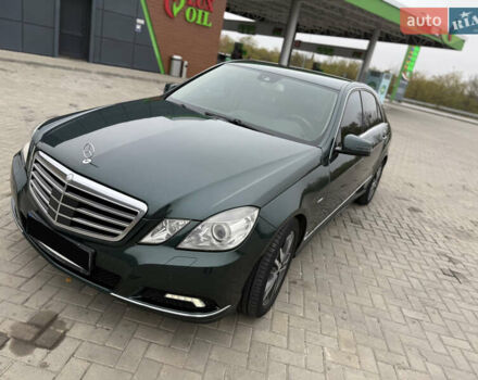 Зелений Мерседес Е-Клас, об'ємом двигуна 3.5 л та пробігом 262 тис. км за 11590 $, фото 1 на Automoto.ua