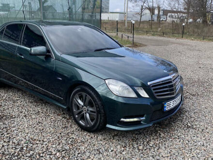 Мерседес Е-Клас 2010 у Первомайськ на Automoto.ua Зелений Мерседес Е-Клас, об'ємом двигуна 3 л та пробігом 280 тис. км за 15500 $, фото 1 на Automoto.ua