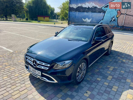 Мерседес Е-Класс 2017 в Луцке на Automoto.ua Зеленый Мерседес Е-Класс, объемом двигателя 1.95 л и пробегом 297 тыс. км за 25000 $, фото 1 на Automoto.ua
