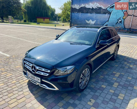 Зелений Мерседес Е-Клас, об'ємом двигуна 1.95 л та пробігом 297 тис. км за 25000 $, фото 1 на Automoto.ua