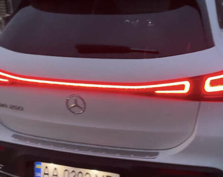 Білий Мерседес EQA, об'ємом двигуна 0 л та пробігом 6 тис. км за 40000 $, фото 1 на Automoto.ua