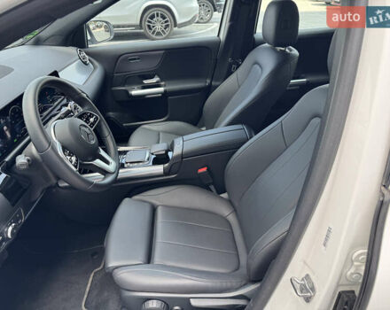 Белый Мерседес EQA, объемом двигателя 0 л и пробегом 3 тыс. км за 34499 $, фото 34 на Automoto.ua