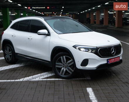Белый Мерседес EQA, объемом двигателя 0 л и пробегом 12 тыс. км за 29500 $, фото 3 на Automoto.ua