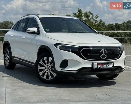 Белый Мерседес EQA, объемом двигателя 0 л и пробегом 3 тыс. км за 34499 $, фото 6 на Automoto.ua