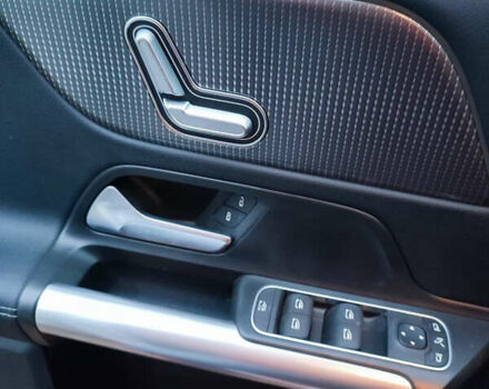 Белый Мерседес EQA, объемом двигателя 0 л и пробегом 12 тыс. км за 28999 $, фото 10 на Automoto.ua