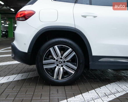 Белый Мерседес EQA, объемом двигателя 0 л и пробегом 12 тыс. км за 29500 $, фото 6 на Automoto.ua