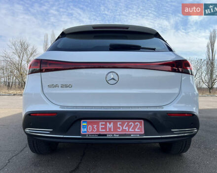 Білий Мерседес EQA, об'ємом двигуна 0 л та пробігом 49 тис. км за 27900 $, фото 14 на Automoto.ua